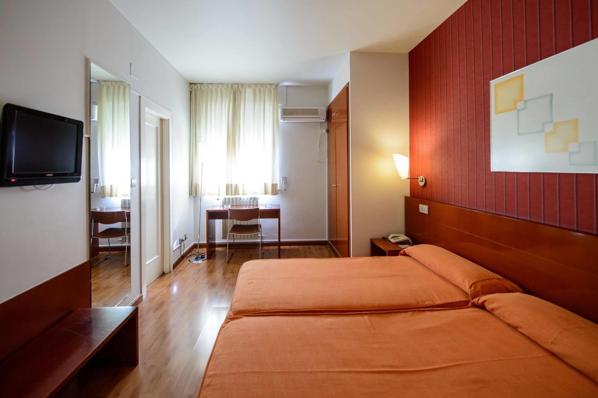 Hotel El Paso Honroso Hospital de Orbigo Luaran gambar
