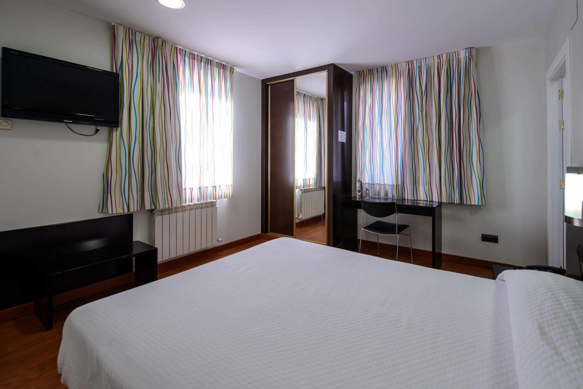Hotel El Paso Honroso Hospital de Orbigo Luaran gambar