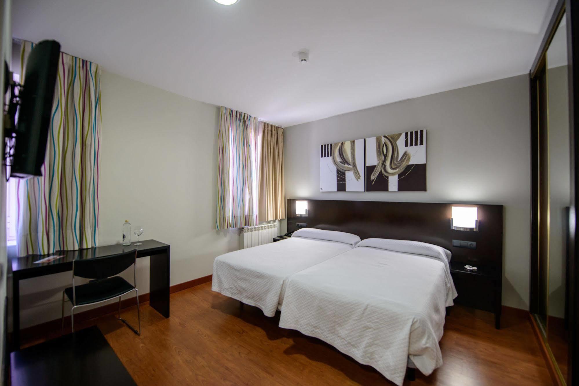 Hotel El Paso Honroso Hospital de Orbigo Luaran gambar